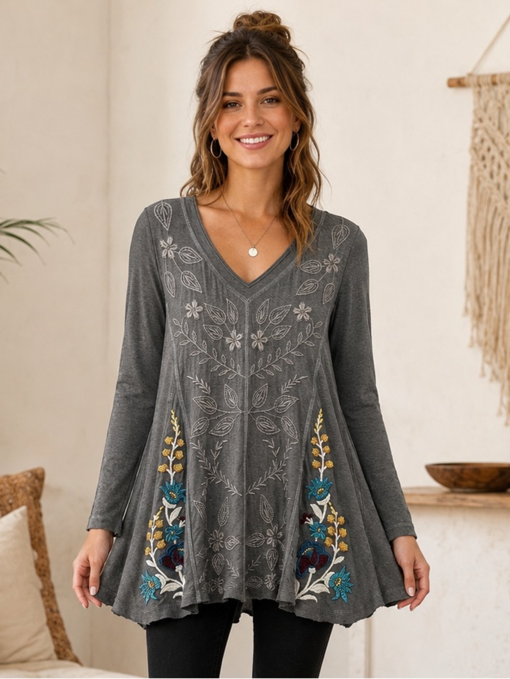Caite Embroidered V-Neck Tunic Top - Size Medium